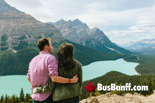 Bus connections between Banff and Jasper after arriving at Calgary Airport